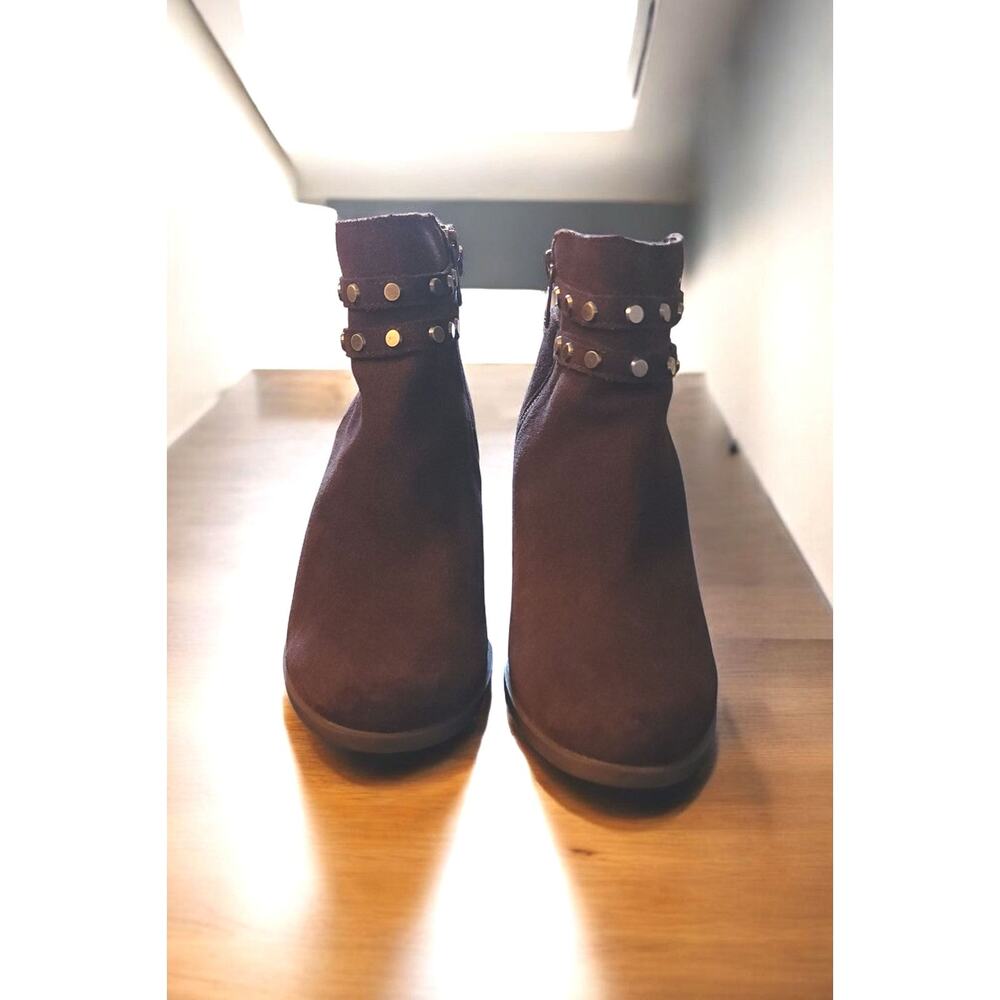 Koolaburra by Ugg suede boots size 6